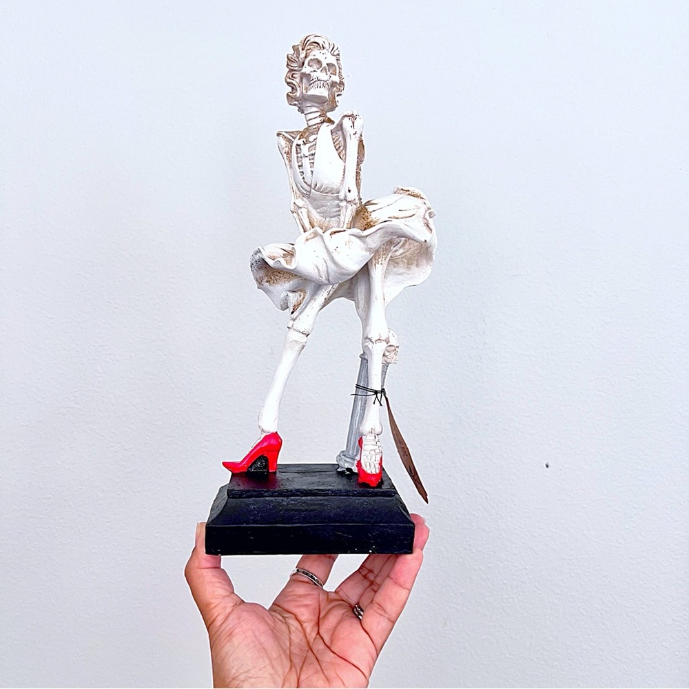 Hallow’s Eve Marilyn Monroe Blowing Dress Corpse Skeleton Halloween Decoration